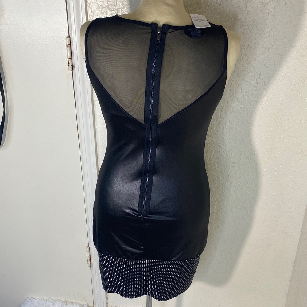 Elegant and sexy fitted black faux leather dress Sleeveless - Picture 10 of 12